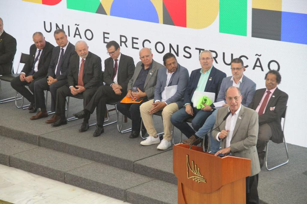 Em encontro com Lula, Patah defende urgência na criação de políticas para trabalhadores em APP
