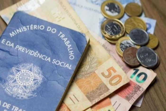 Poupança tem retirada de R$ 103 bi em 2022, maior saída da história