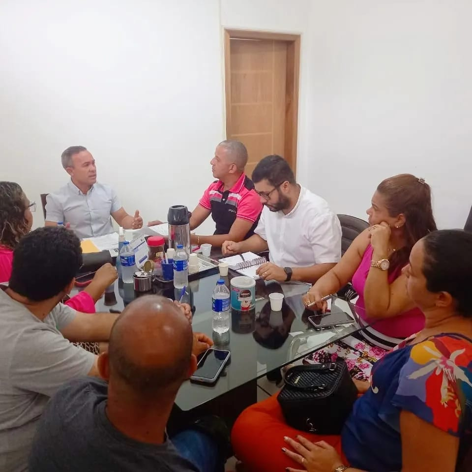 Sindicato do Servidores Públicos Municipais de Antônio Gonçalves (SINPOM) e Prefeitura realizam reunião de negociação