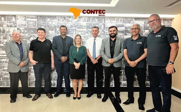 PRESIDENTES DA FENAG E DA FEEB-PR VISITAM SEDE DA CONTEC