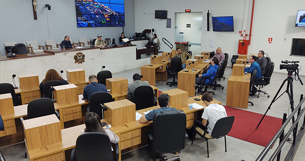 SETH denuncia desrespeito aos direitos dos trabalhadores terceirizados da prefeitura em comissão da câmara de Rio Preto
