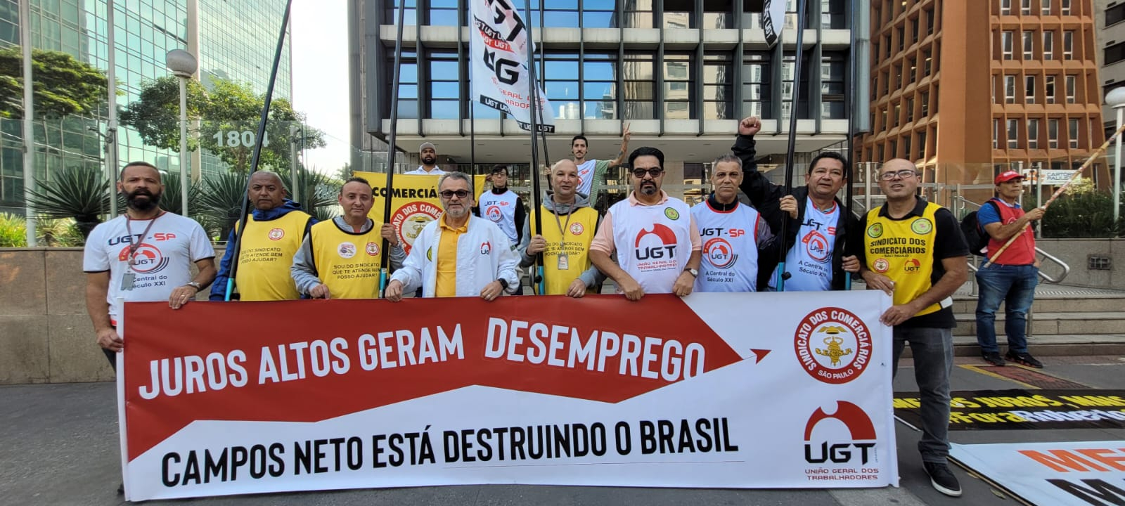 Centrais sindicais protestam contra taxa de juro em 13,75%