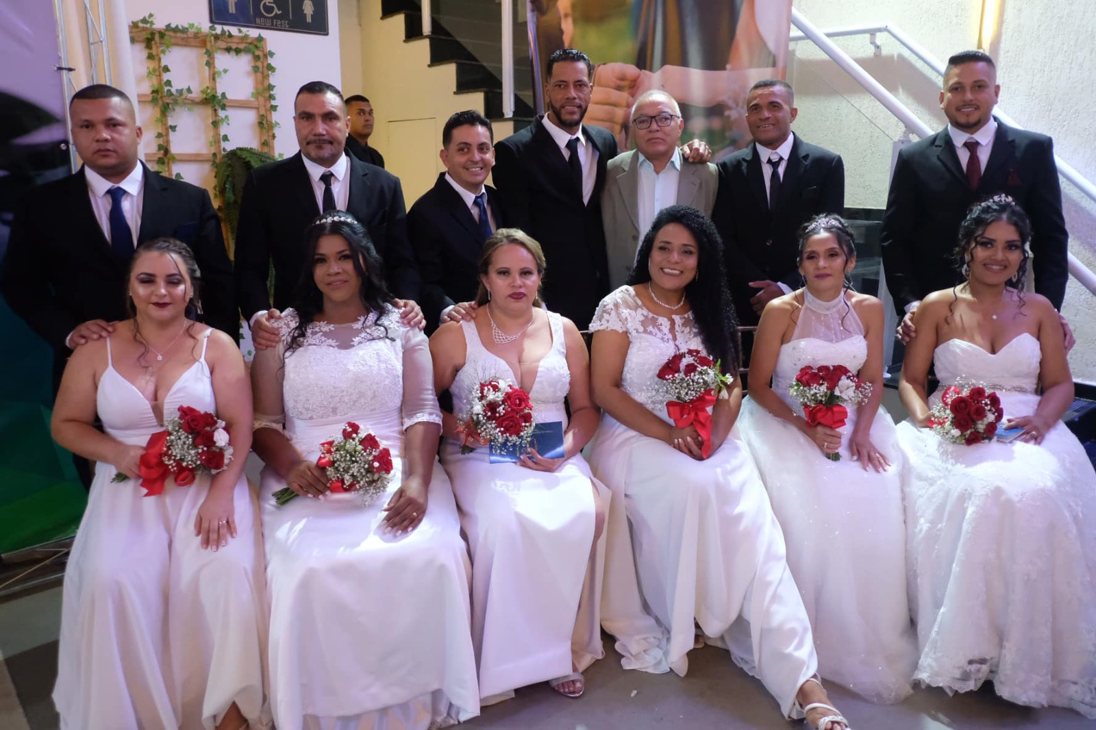 Realizando sonhos: Edição do Casamento Social Sindical emociona noivos e convidados