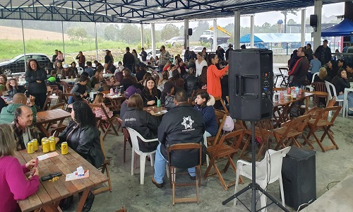 Sindicatos de servidores e professores realizam confraternização em comemoração ao do Dia do Servidor Público