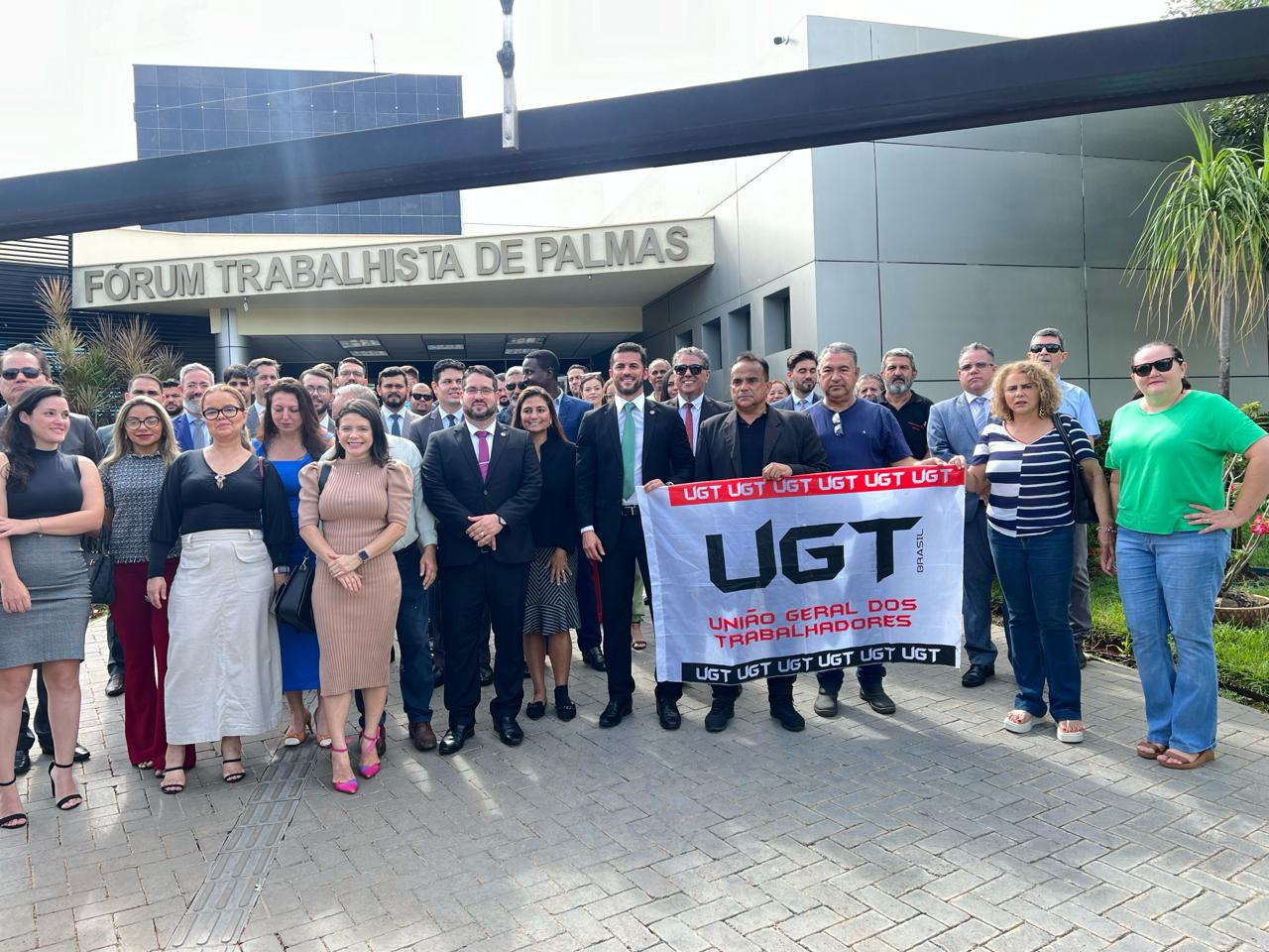 UGT-TO participa de manifestação em defesa dos profissionais que atuam no Fórum Trabalhista de Palmas