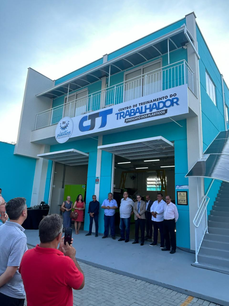 Sindicato do setor de Plástico de Joinville inaugura centro de educação profissional