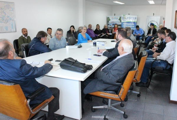 FECEP promove mesa redonda de negociação junto a Entidades Patronais