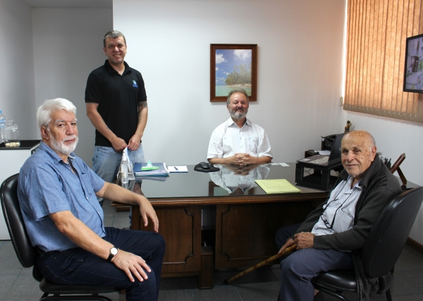 Presidente do SEC Santo Antônio da Platina visita os Diretores Executivos da Fecep