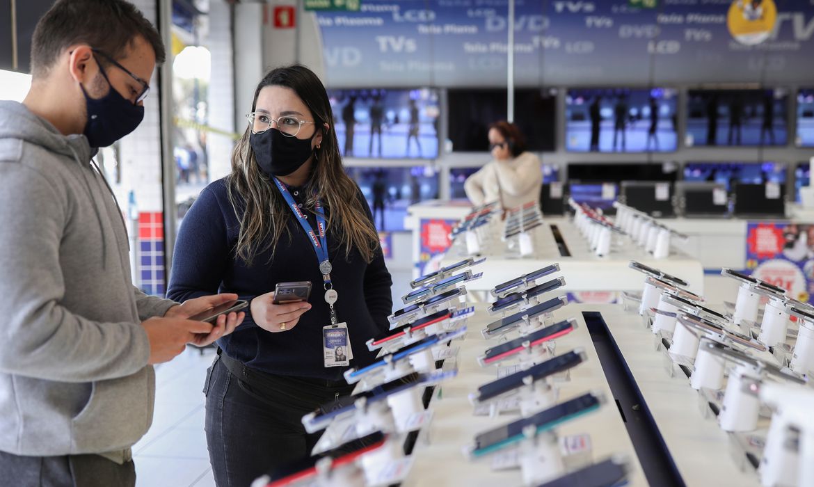 Agência Brasil explica direitos do cliente na hora de trocar produto