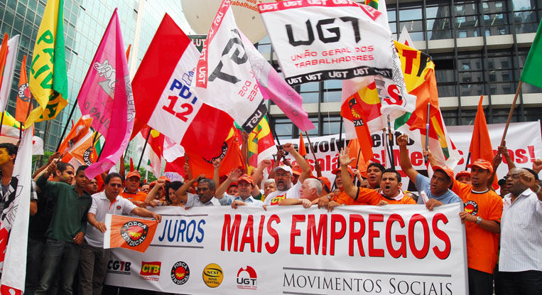 Ato pela redução da taxa de juros reúne centrais# sindicais e movimentos sociais na avenida Paulista