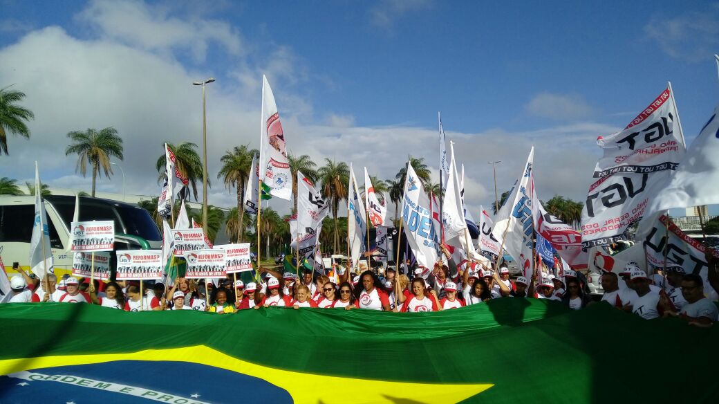 Brasília tem a maior mobilização contra conjunto de reformas do governo federal