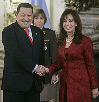 Chávez e Kirchner assinam acordos de integração econômica