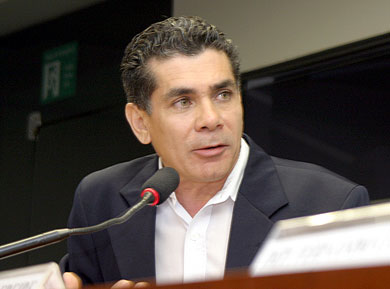 Chiquinho Pereira critica oportunismo de empresas