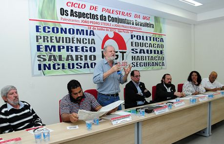 Ciclo de Palestras:UGT fortalece luta contra uso de agrotóxico