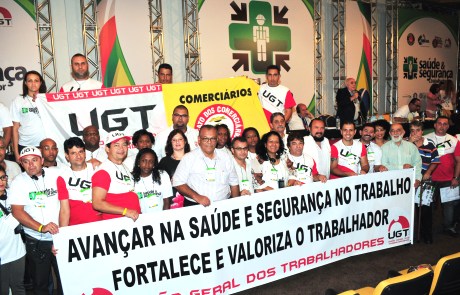 Com a participação ugetista, brasileiros e italianos debatem saúde e segurança do trabalho
