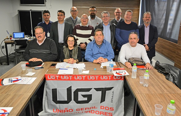 Comerciários da UGT discutem a atividade sindical da categoria