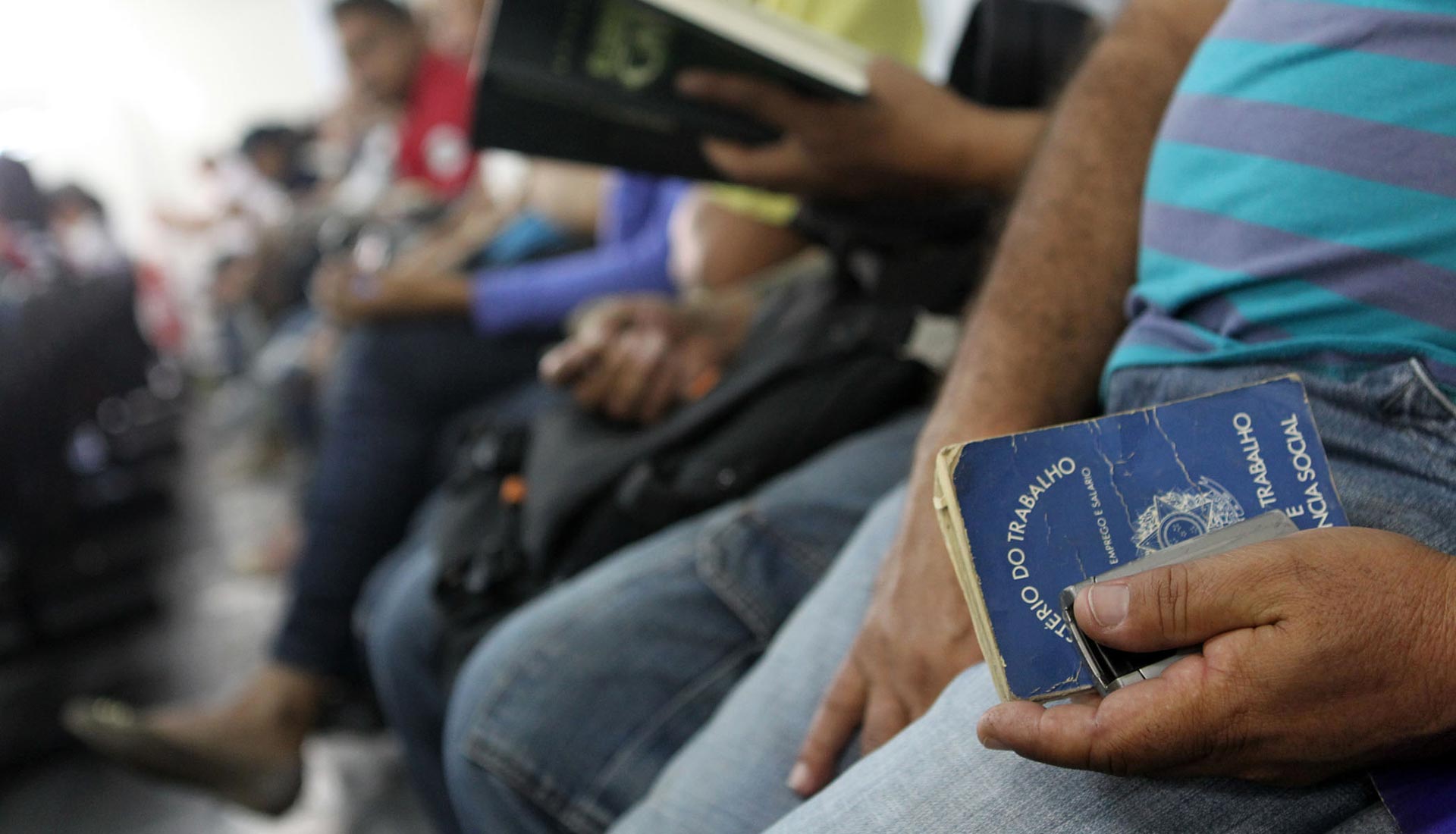 Desemprego assombra geração mais velha e jovens