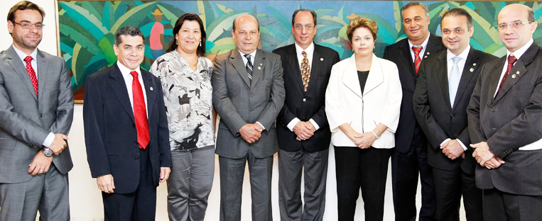 Dilma Rousseff recebe Ricardo Patah, presidente da União Geral dos Trabalhadores