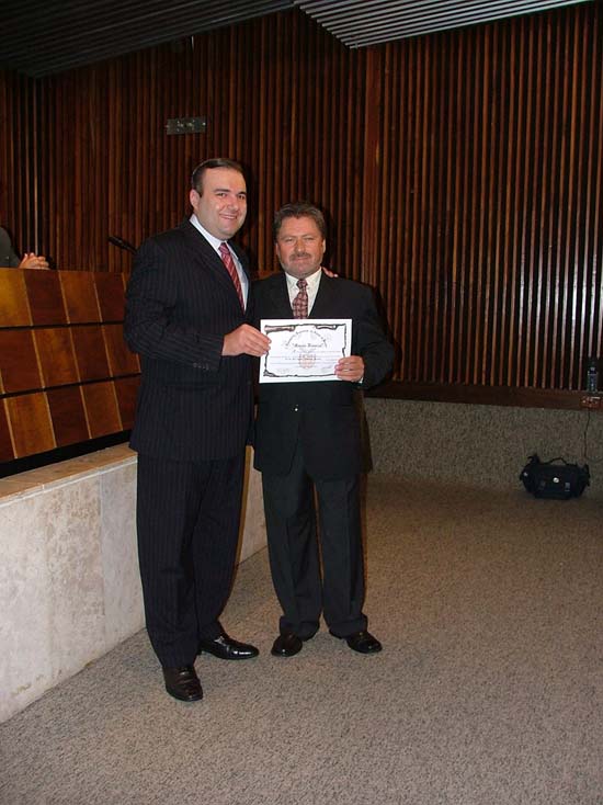 Diretor da UGT-PARANA é homenageado na Assembléia Legislativa do Estado do Paraná.