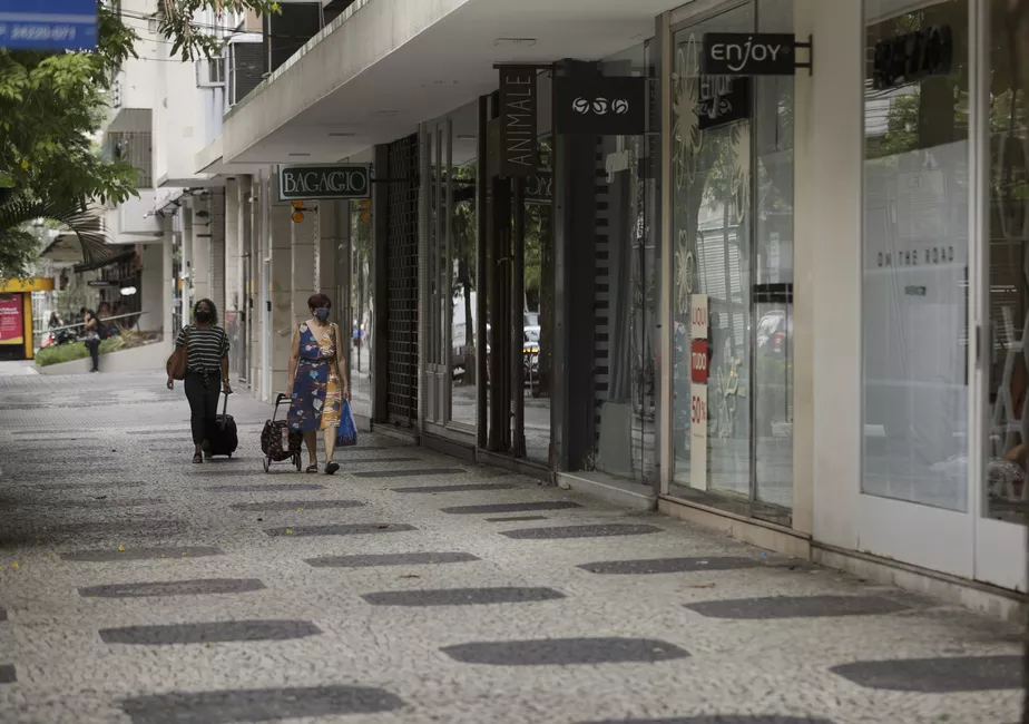 Mais de 100 mil empresas fecharam as portas no comércio no 1º ano de pandemia, uma perda histórica