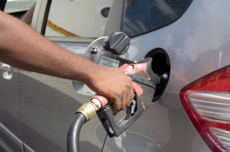 Preço médio da gasolina sobe de R$ 3,764 para R$ 3,788, a partir do dia 1º de maio
