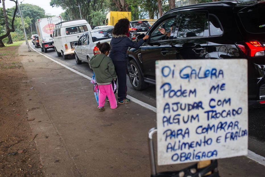 Queda do desemprego convive com forte deterioração das condições de vida da população mais pobre