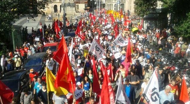 Reunião entre metroviários e governo pode decidir futuro da greve em São Paulo