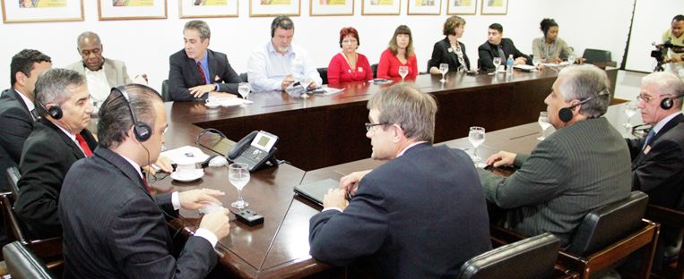 Roberto de Lucena participa de reunião com o UAW no Planalto
