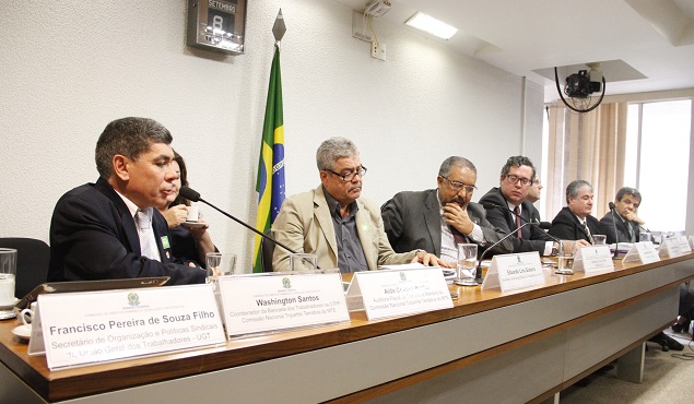 Senador Cássio Cunha Lima retira urgência na tramitação do PDC 43/2015 - que trata da NR 12.