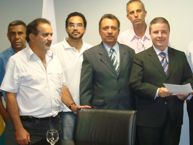 UGT-MG e Centrais Mineiras reúnem com Governo de Minas para tratar das especificidades de Minas Gerais perante a Crise Mundial.