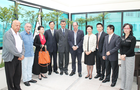 UGT recebe delegação de central sindical chinesa